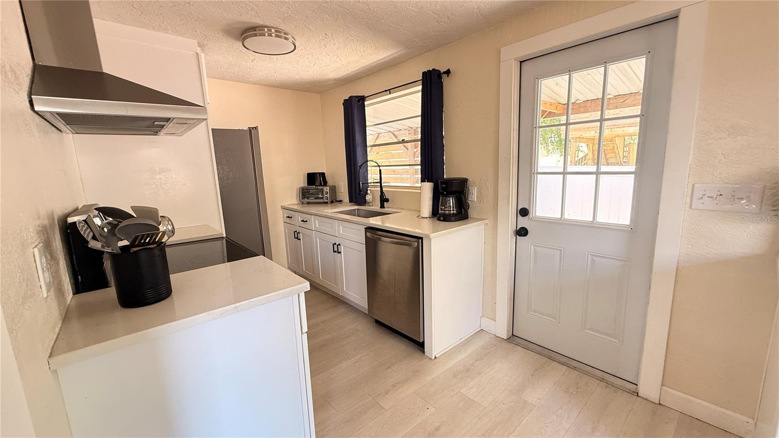 Image 19 of 30 For 905 Jones Street