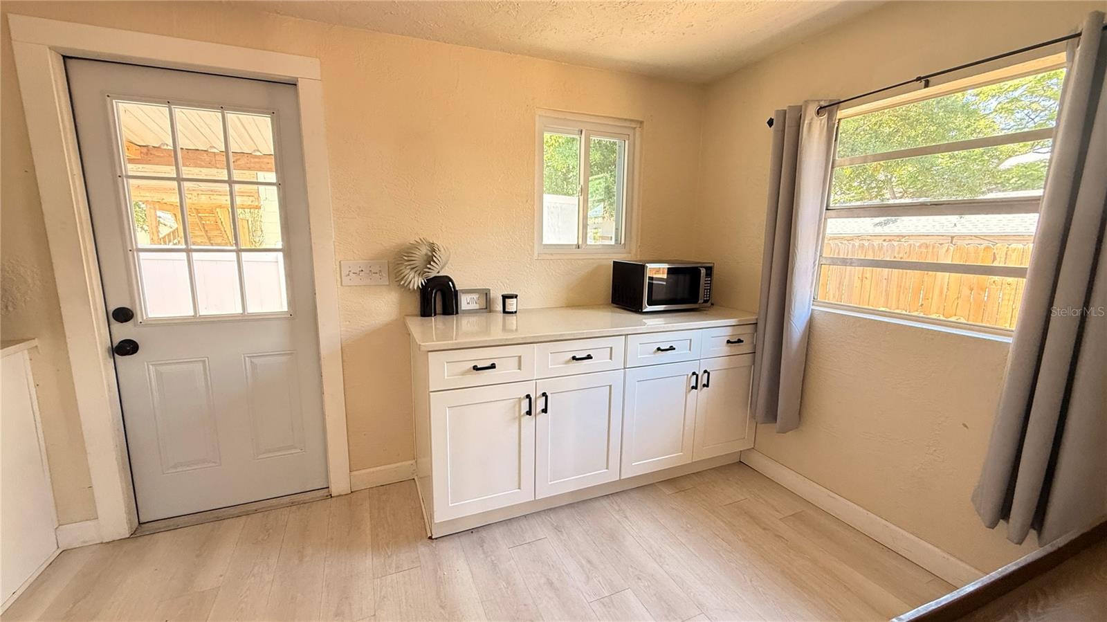 Image 20 of 30 For 905 Jones Street