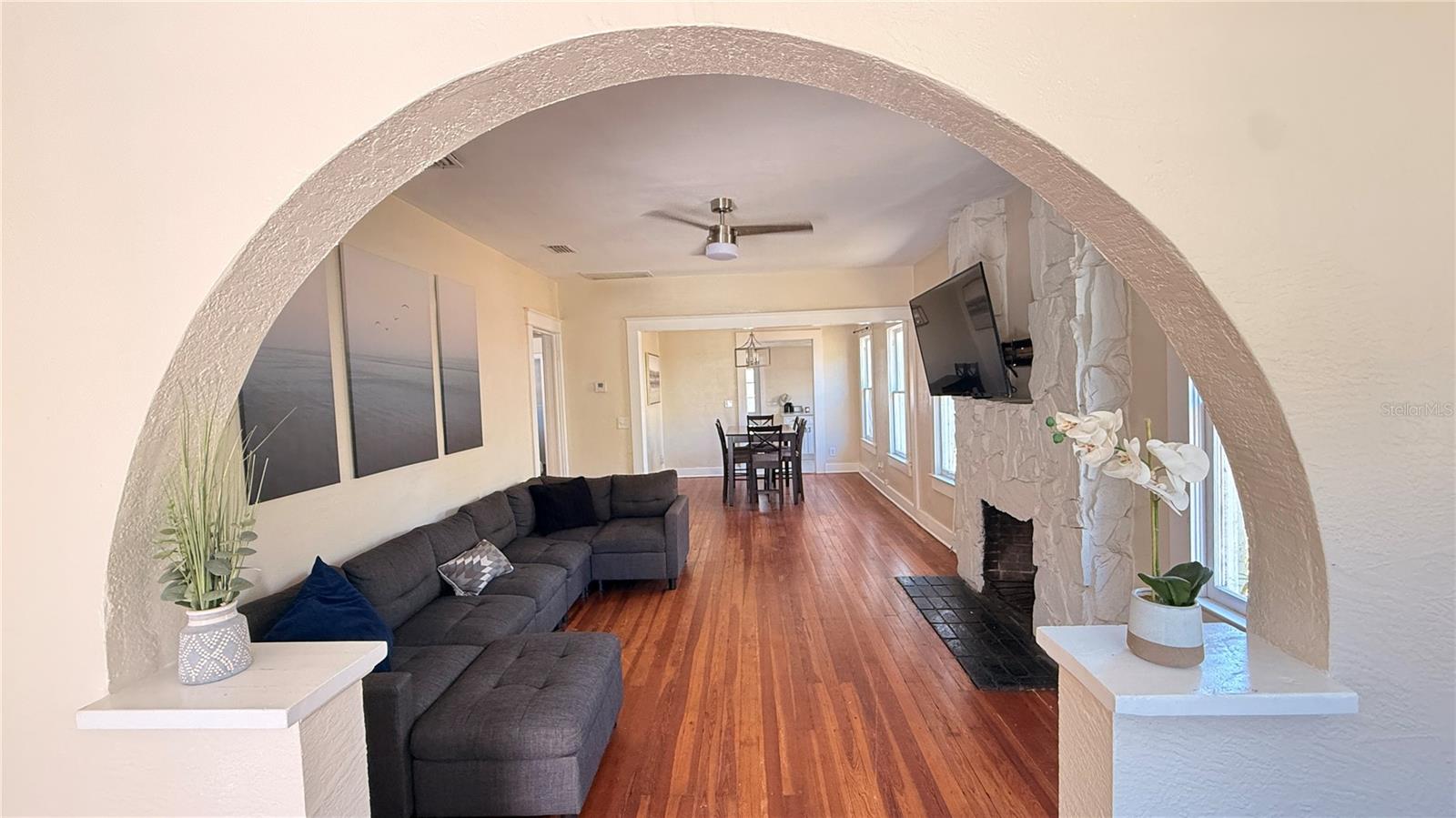 Image 6 of 30 For 905 Jones Street