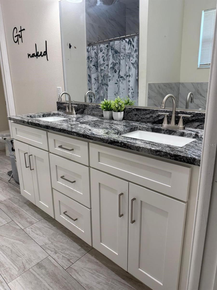 Image 12 of 25 For 9302 Margaret Avenue