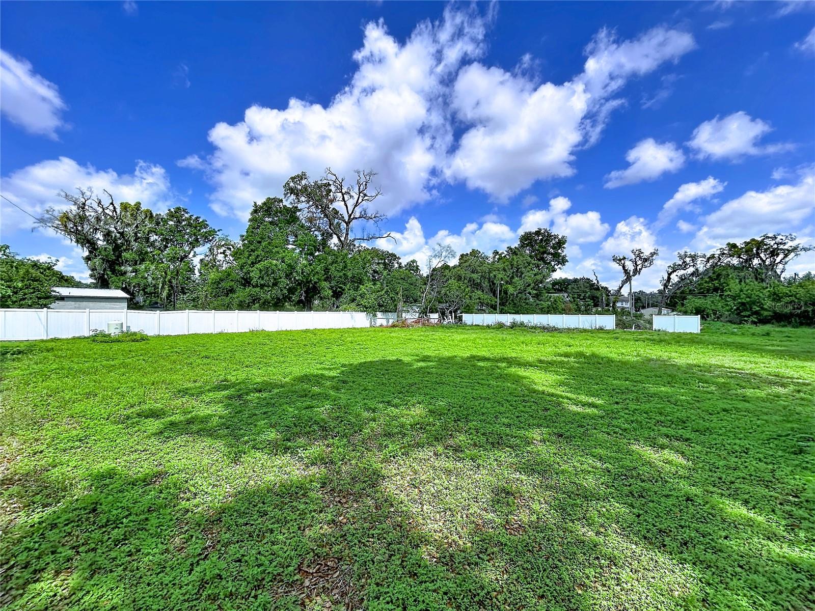 Image 8 of 12 For  Robson  