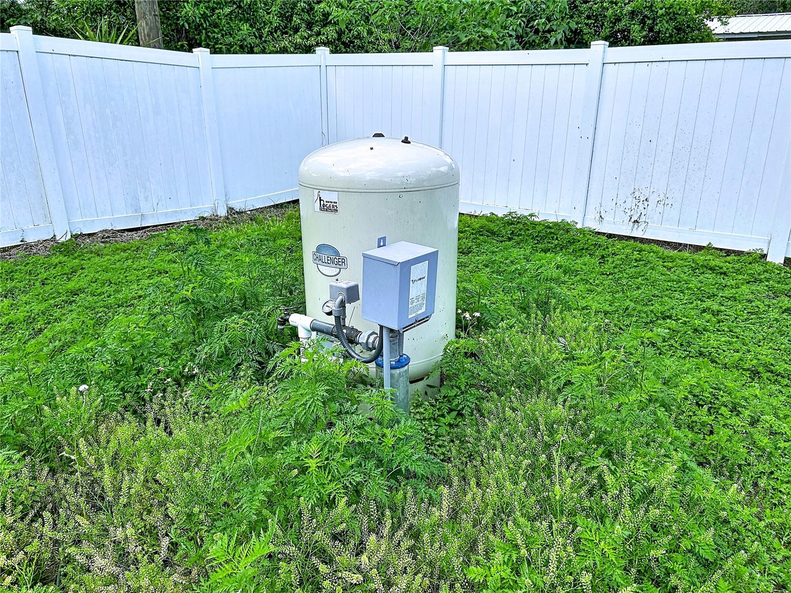 Image 9 of 12 For  Robson  