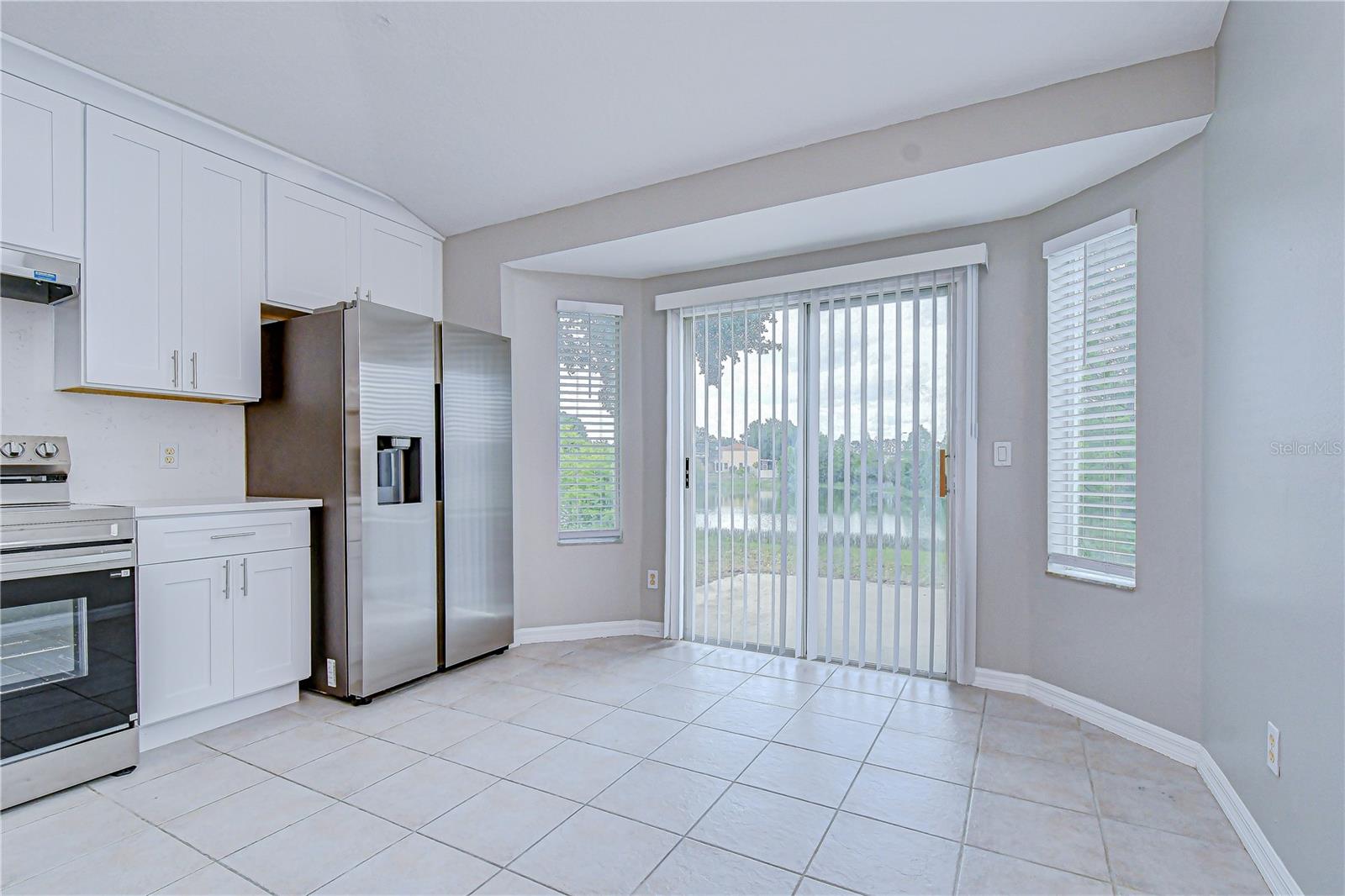 Listing photo id 12 for 18003 Birdwater Drive