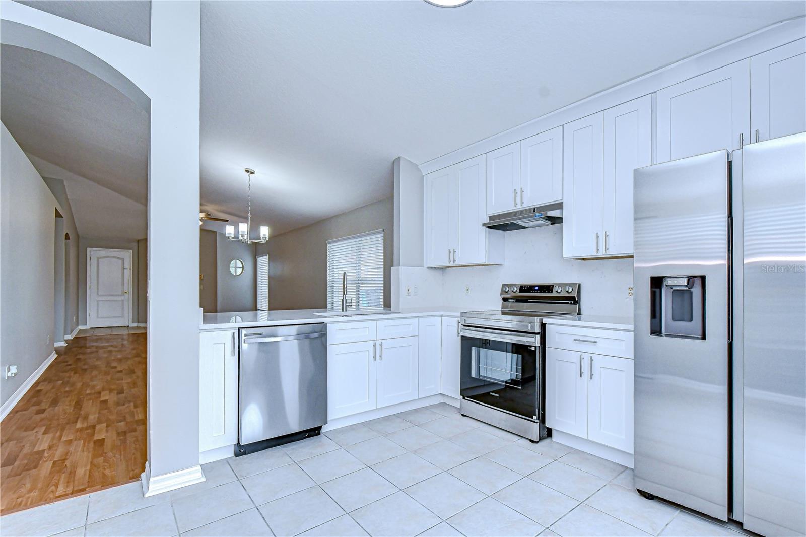 Listing photo id 13 for 18003 Birdwater Drive