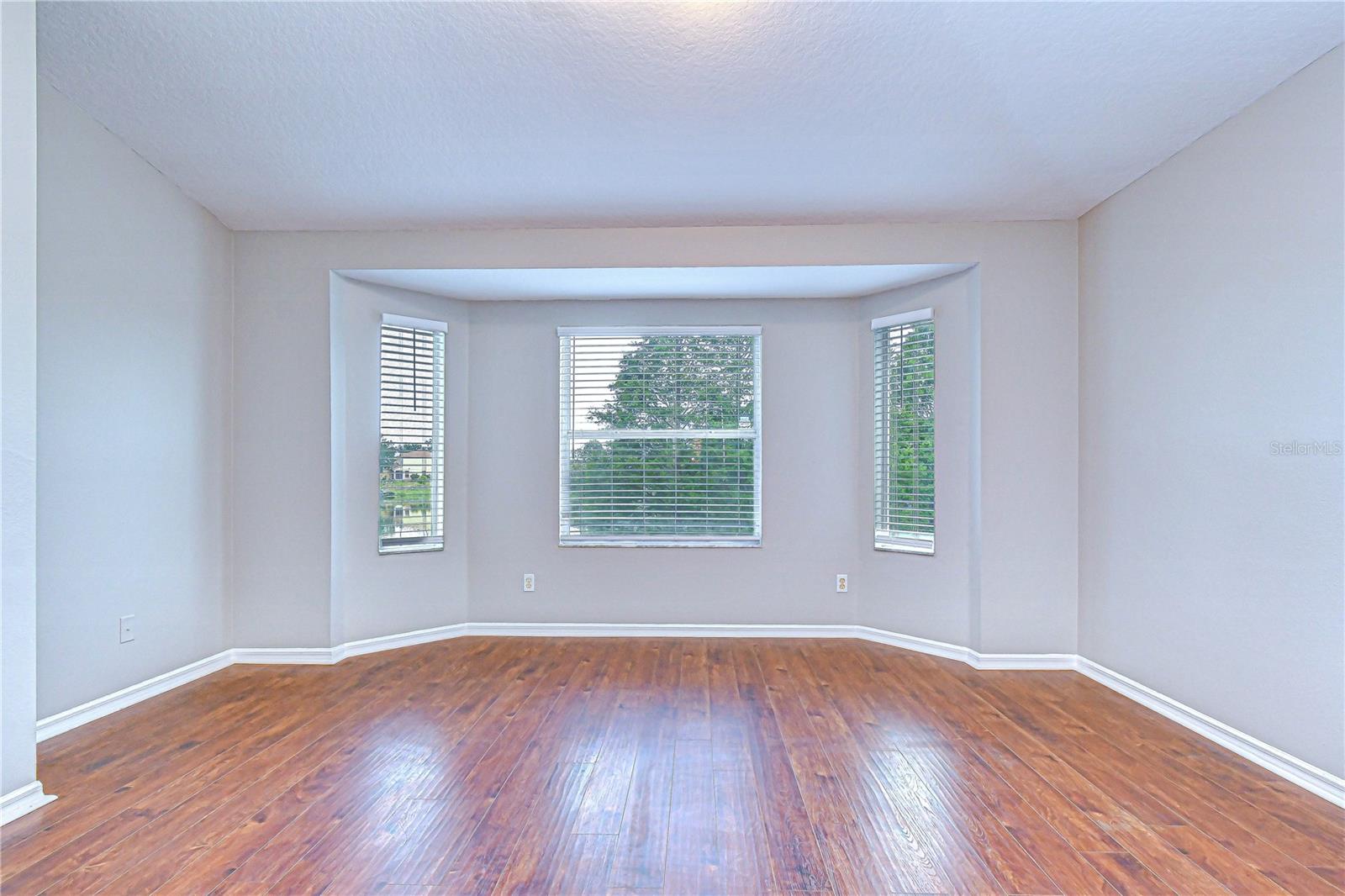 Listing photo id 22 for 18003 Birdwater Drive