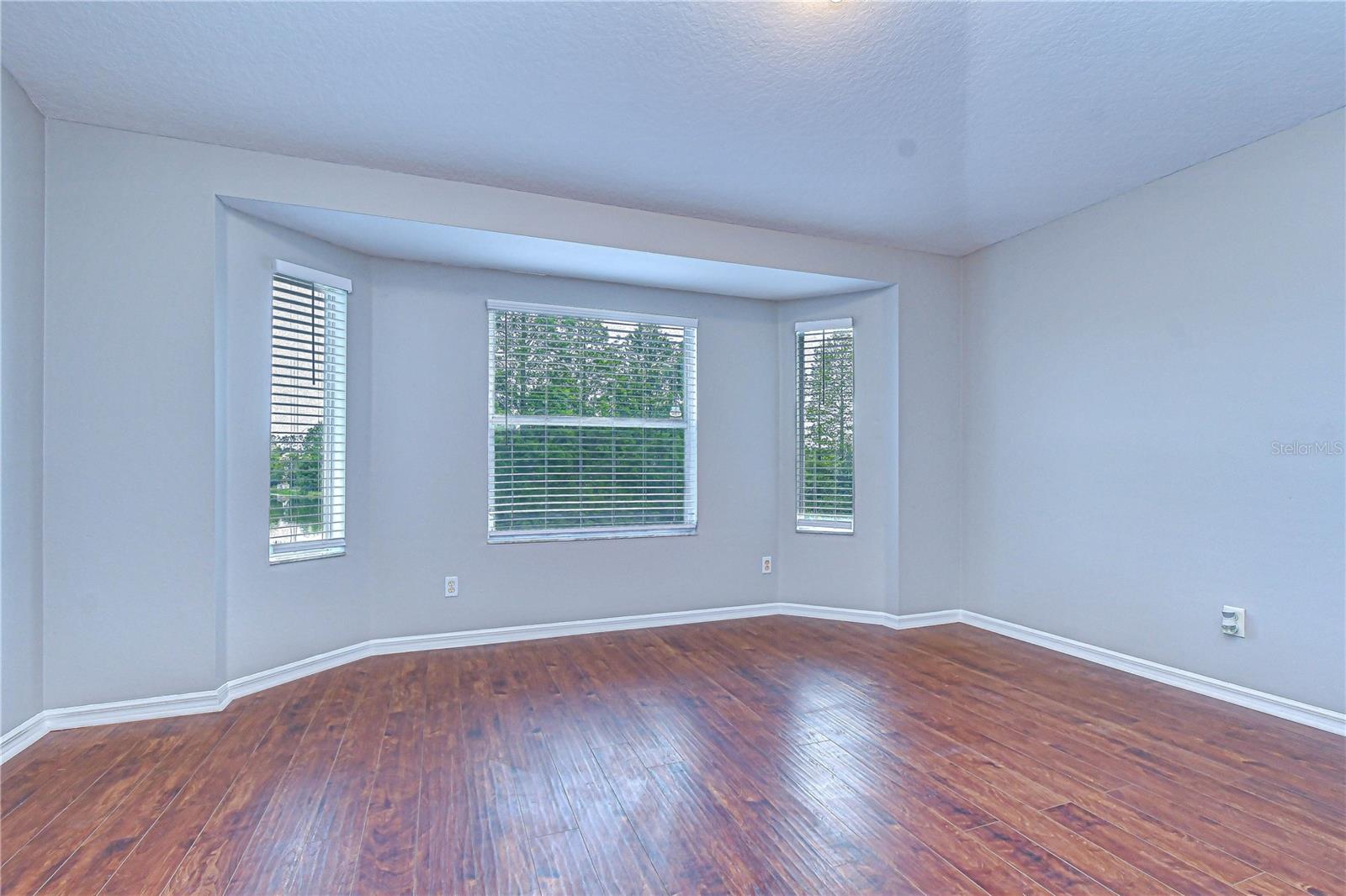 Listing photo id 25 for 18003 Birdwater Drive