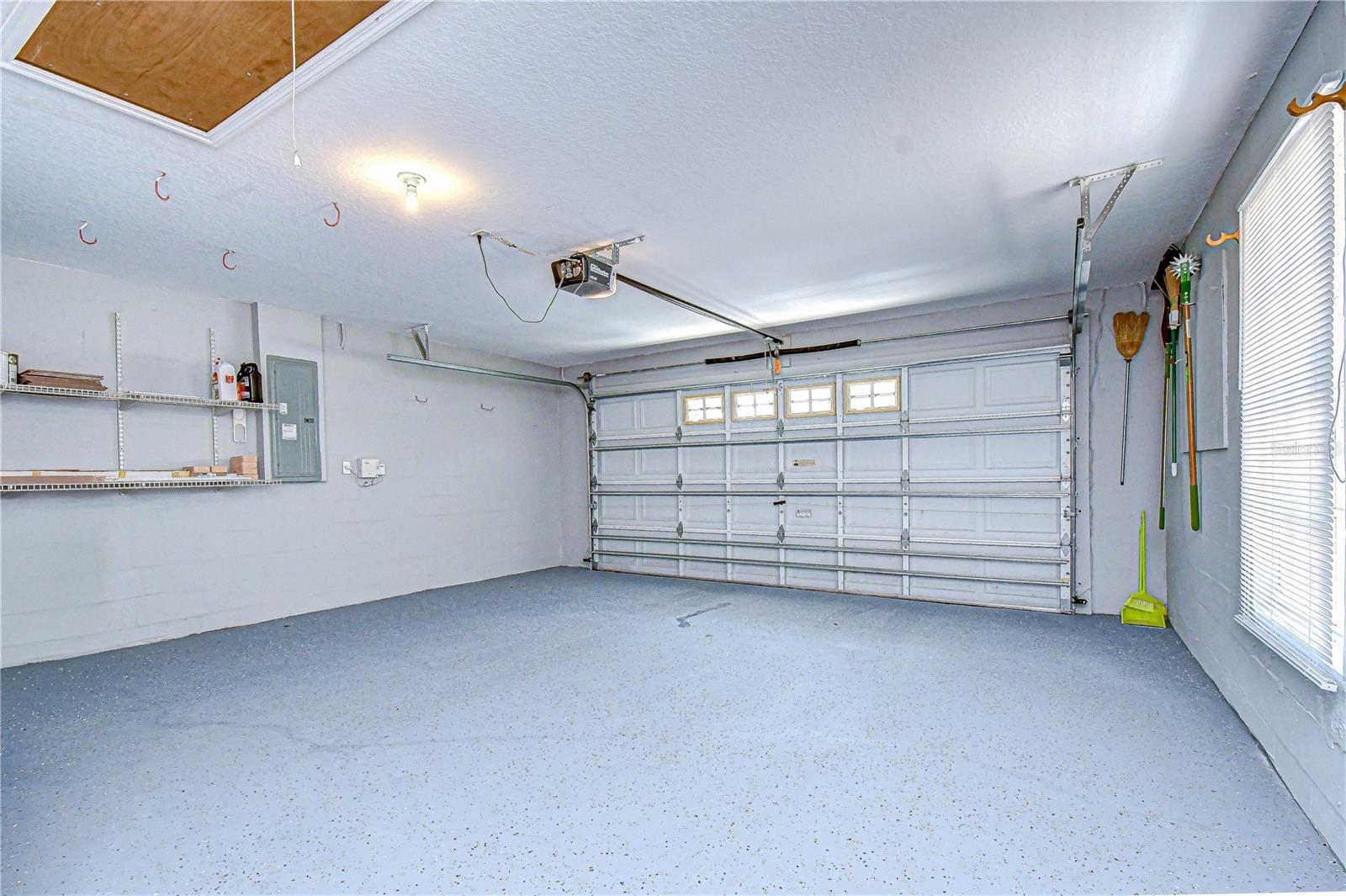 Listing photo id 29 for 18003 Birdwater Drive