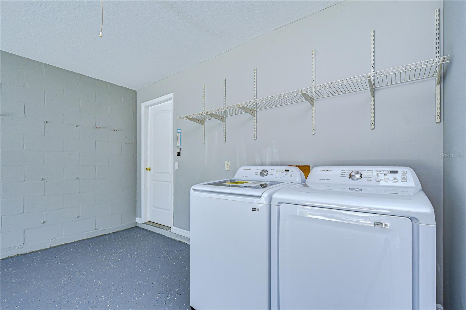 Listing photo id 30 for 18003 Birdwater Drive