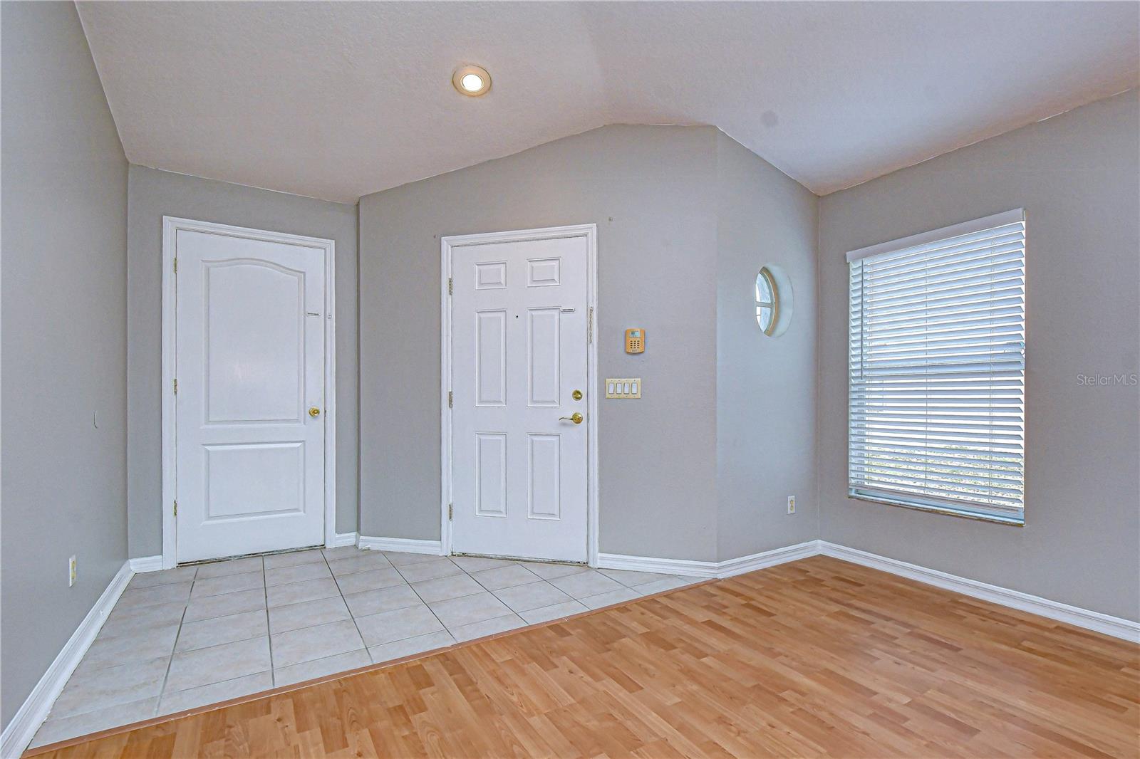 Listing photo id 3 for 18003 Birdwater Drive