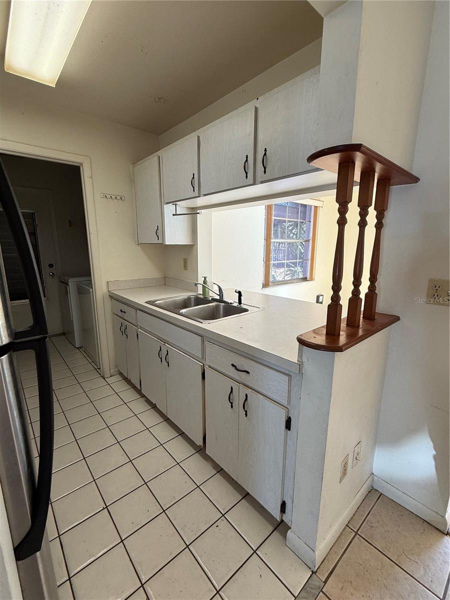 Image 5 of 10 For 9249 Northcliffe Boulevard