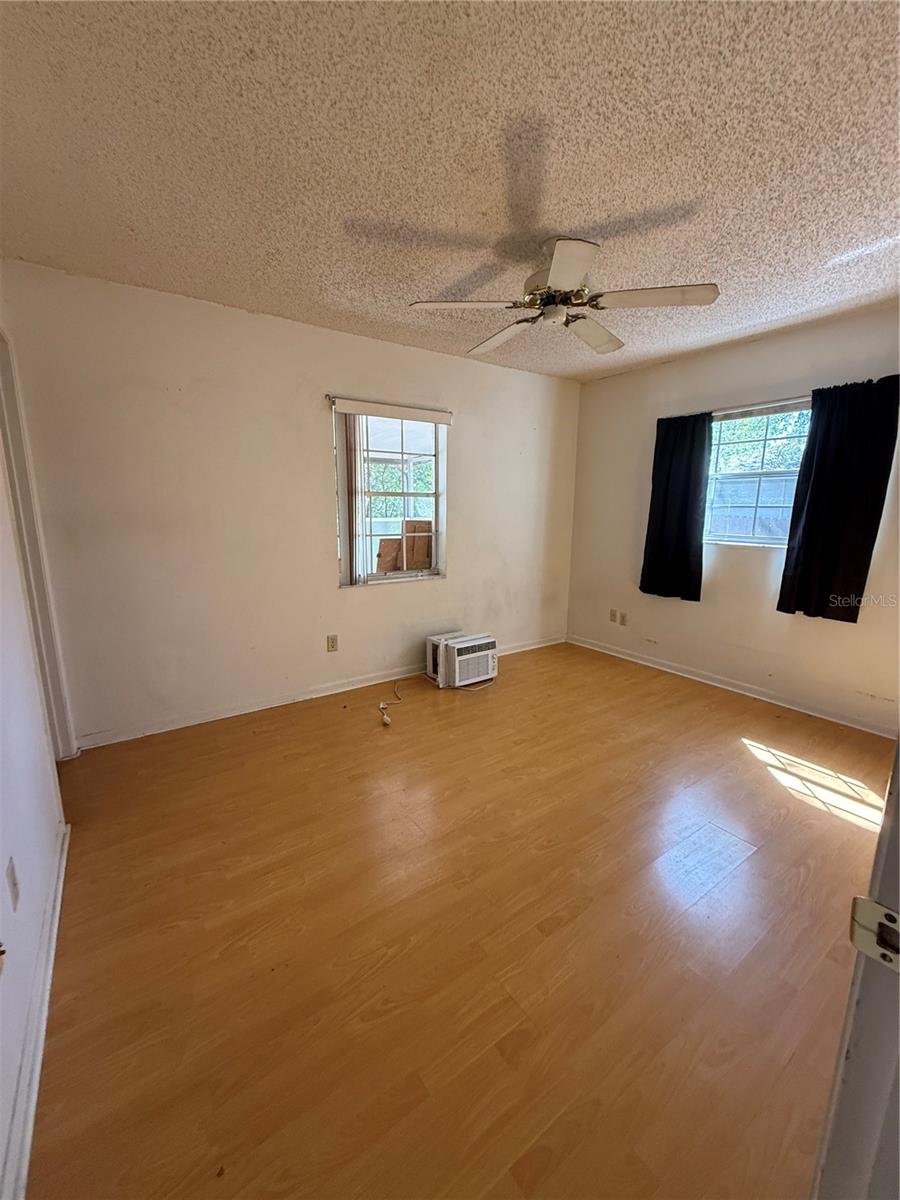 Image 6 of 10 For 9249 Northcliffe Boulevard