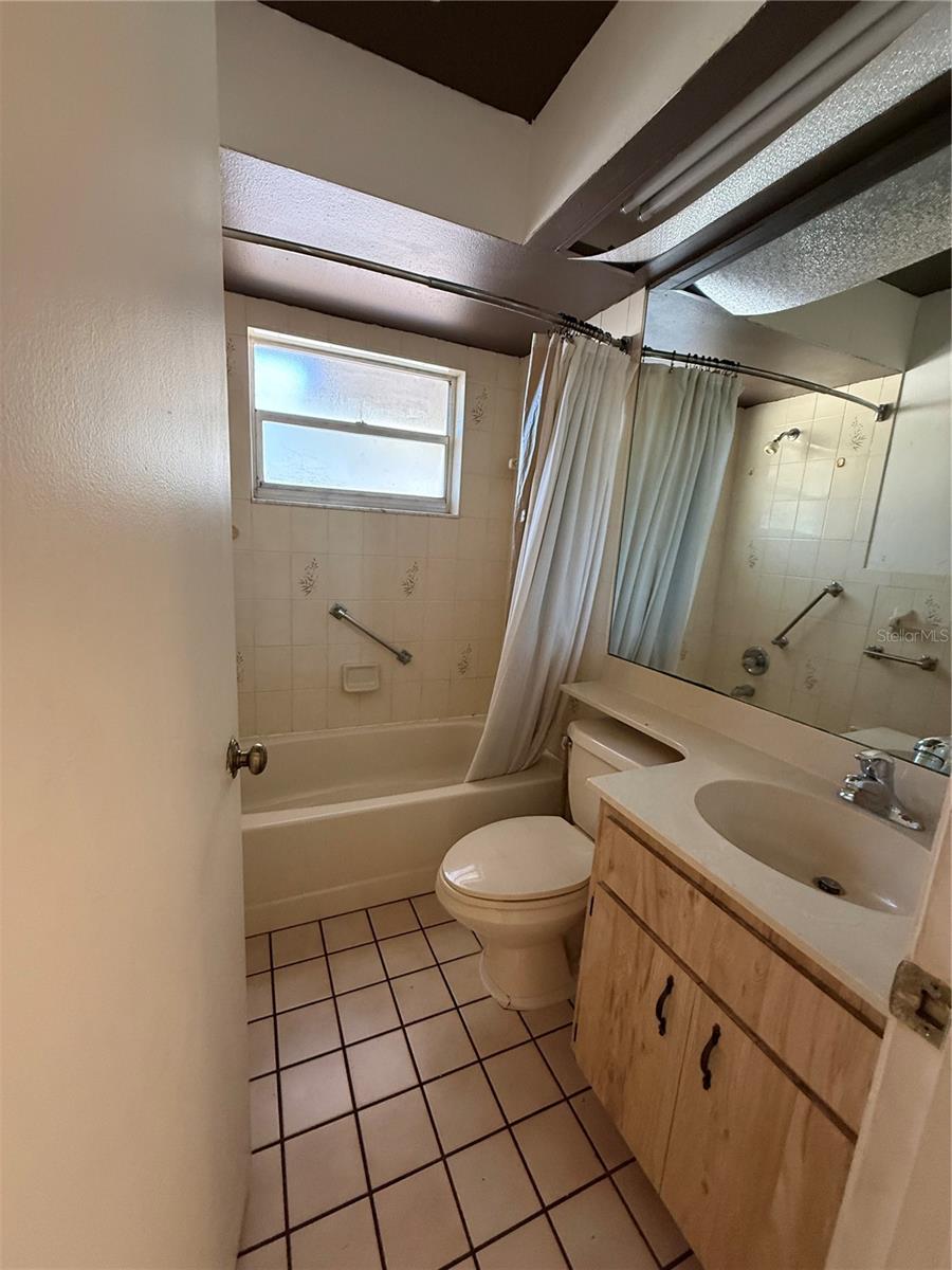 Image 9 of 10 For 9249 Northcliffe Boulevard