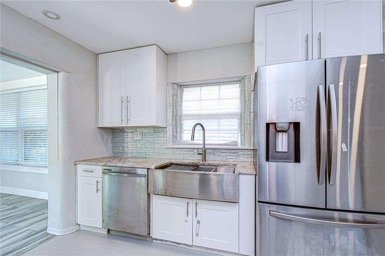 Image 25 of 78 For 909 Hart Street