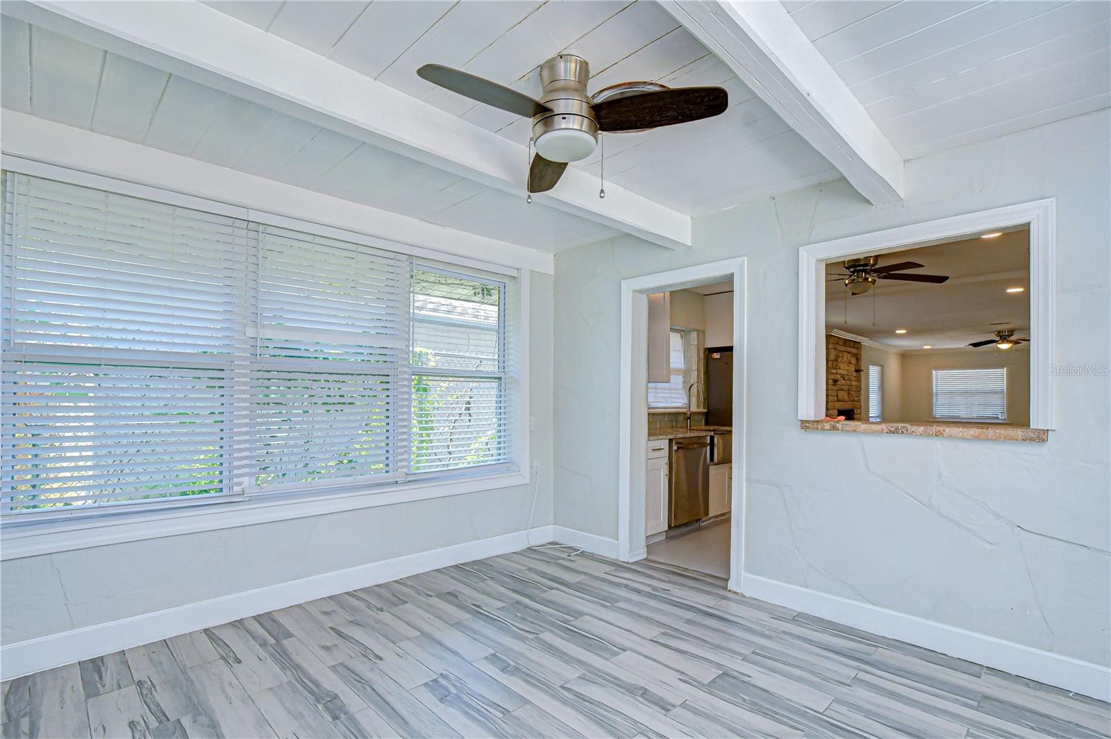 Image 30 of 78 For 909 Hart Street