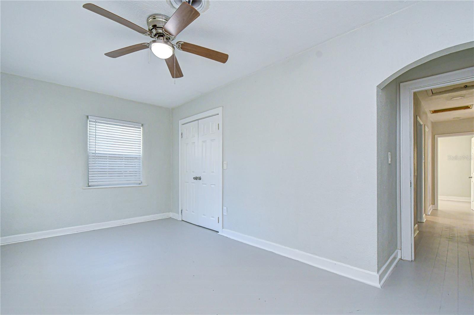 Image 40 of 78 For 909 Hart Street