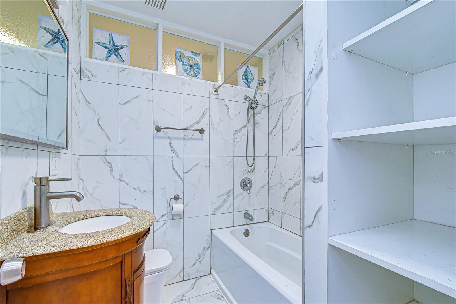 Image 41 of 78 For 909 Hart Street