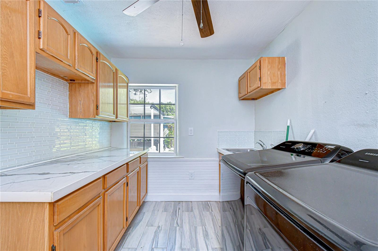 Image 44 of 78 For 909 Hart Street