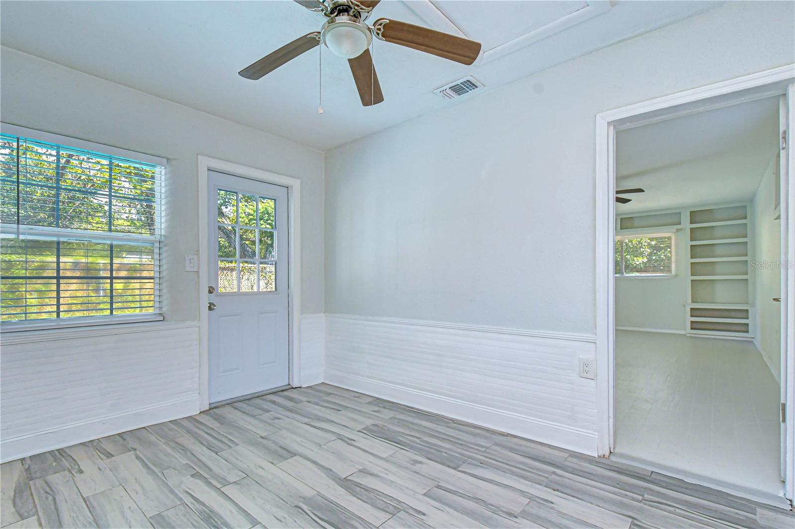 Image 48 of 78 For 909 Hart Street