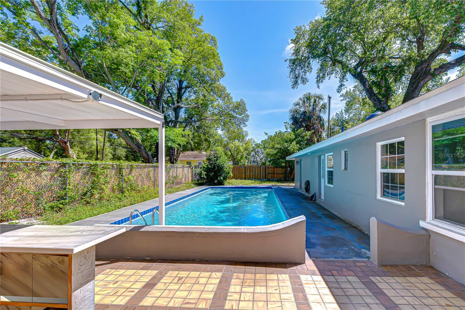 Image 55 of 78 For 909 Hart Street