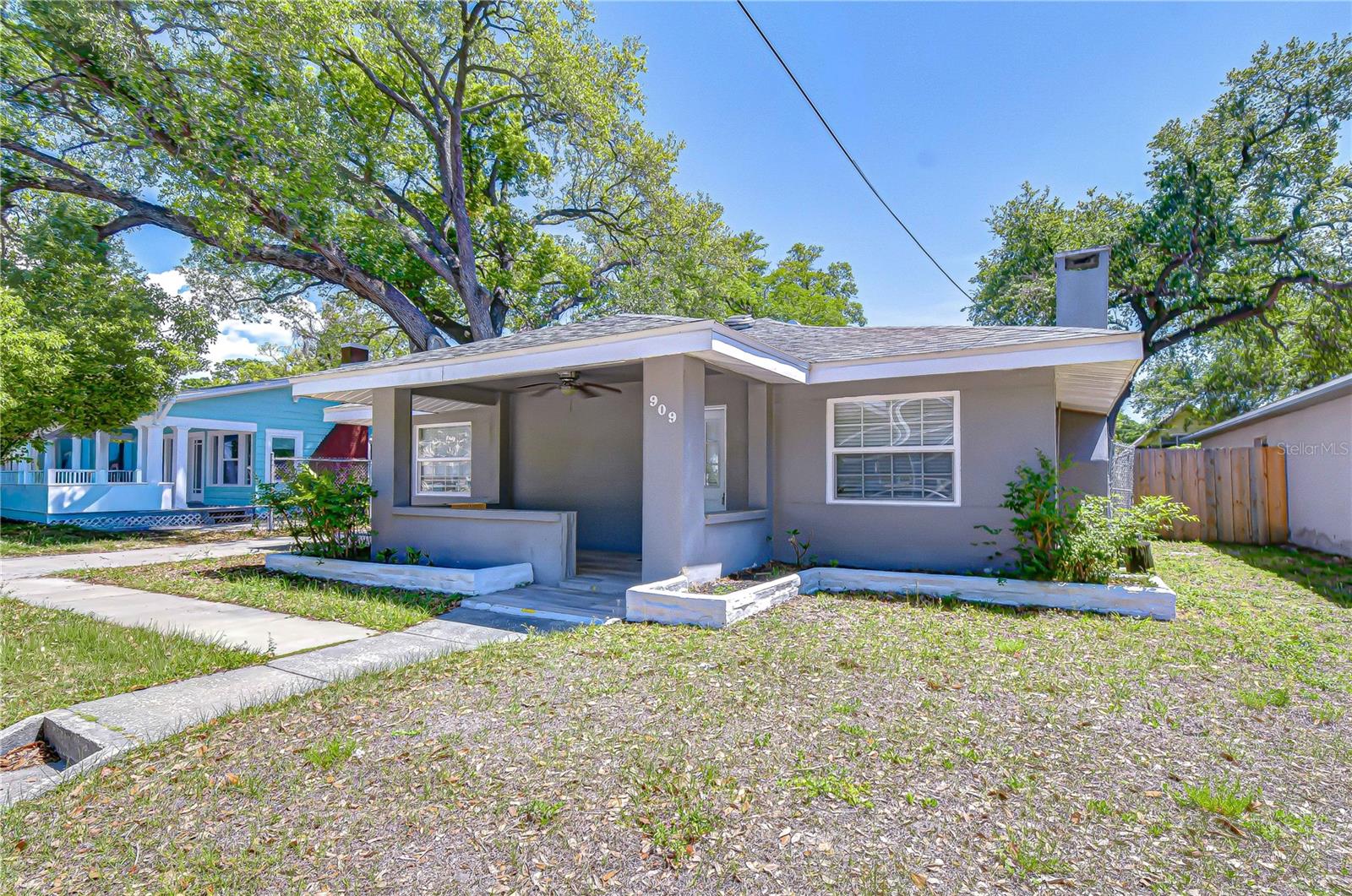 Image 6 of 78 For 909 Hart Street