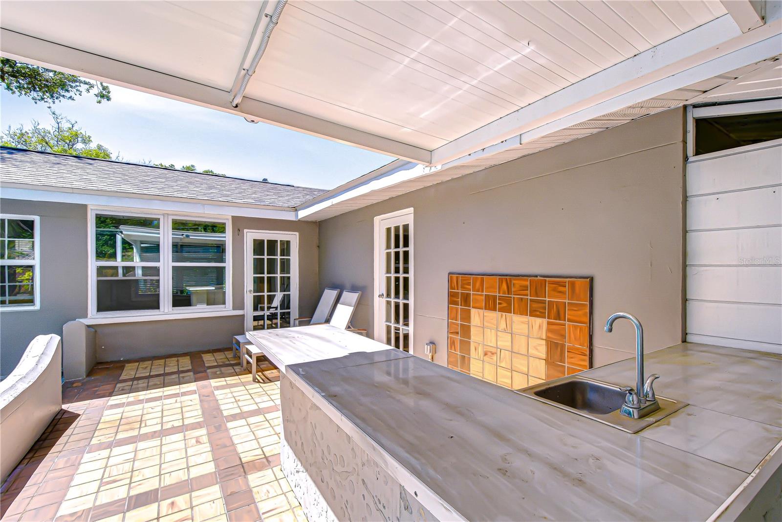 Image 60 of 78 For 909 Hart Street