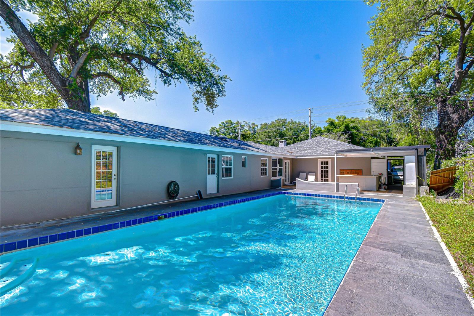 Image 63 of 78 For 909 Hart Street