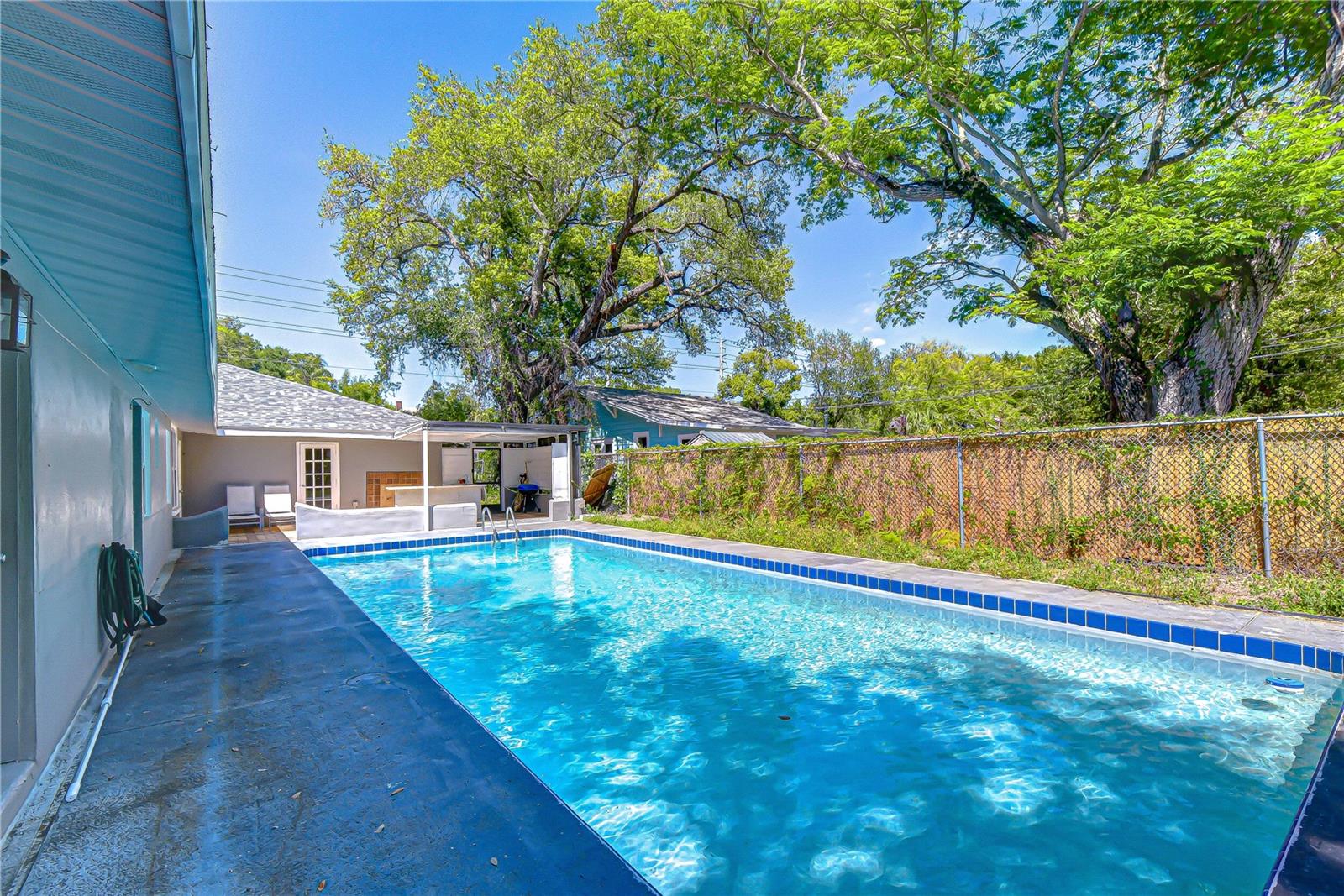 Image 65 of 78 For 909 Hart Street