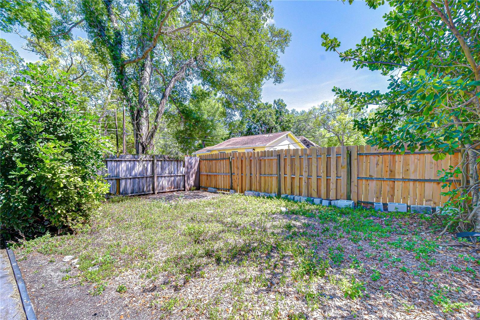 Image 66 of 78 For 909 Hart Street