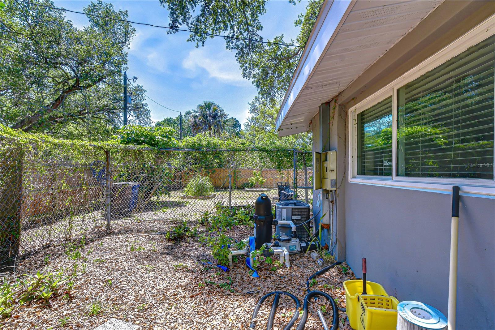 Image 68 of 78 For 909 Hart Street