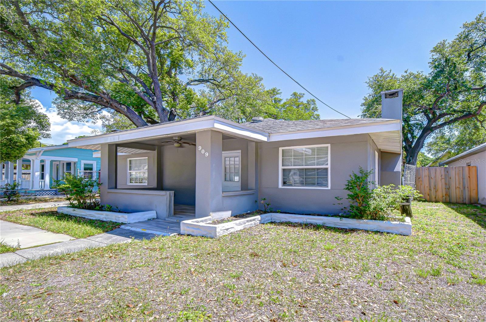 Image 8 of 78 For 909 Hart Street