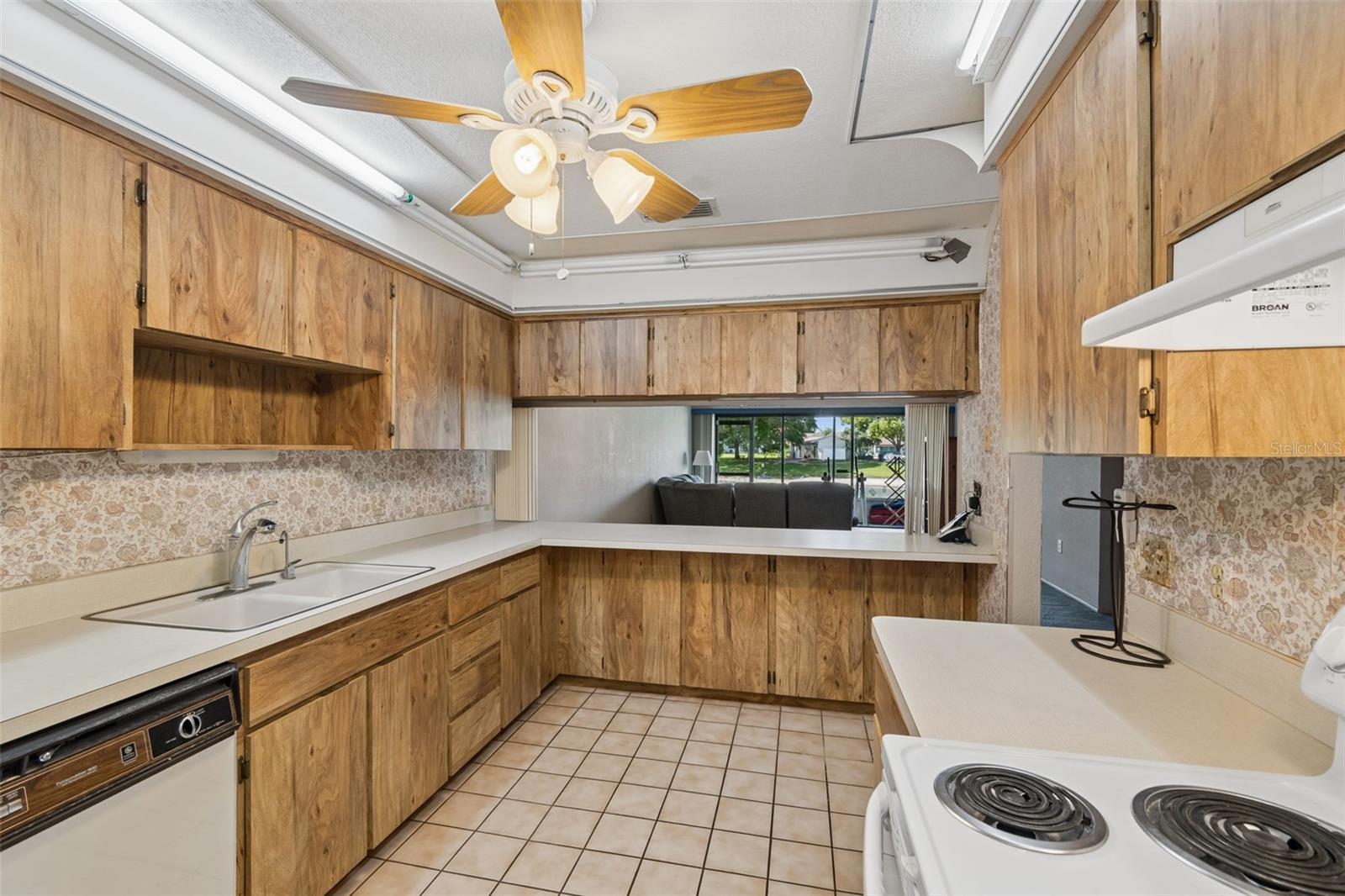 Image 23 of 65 For 7920 Radcliffe Circle