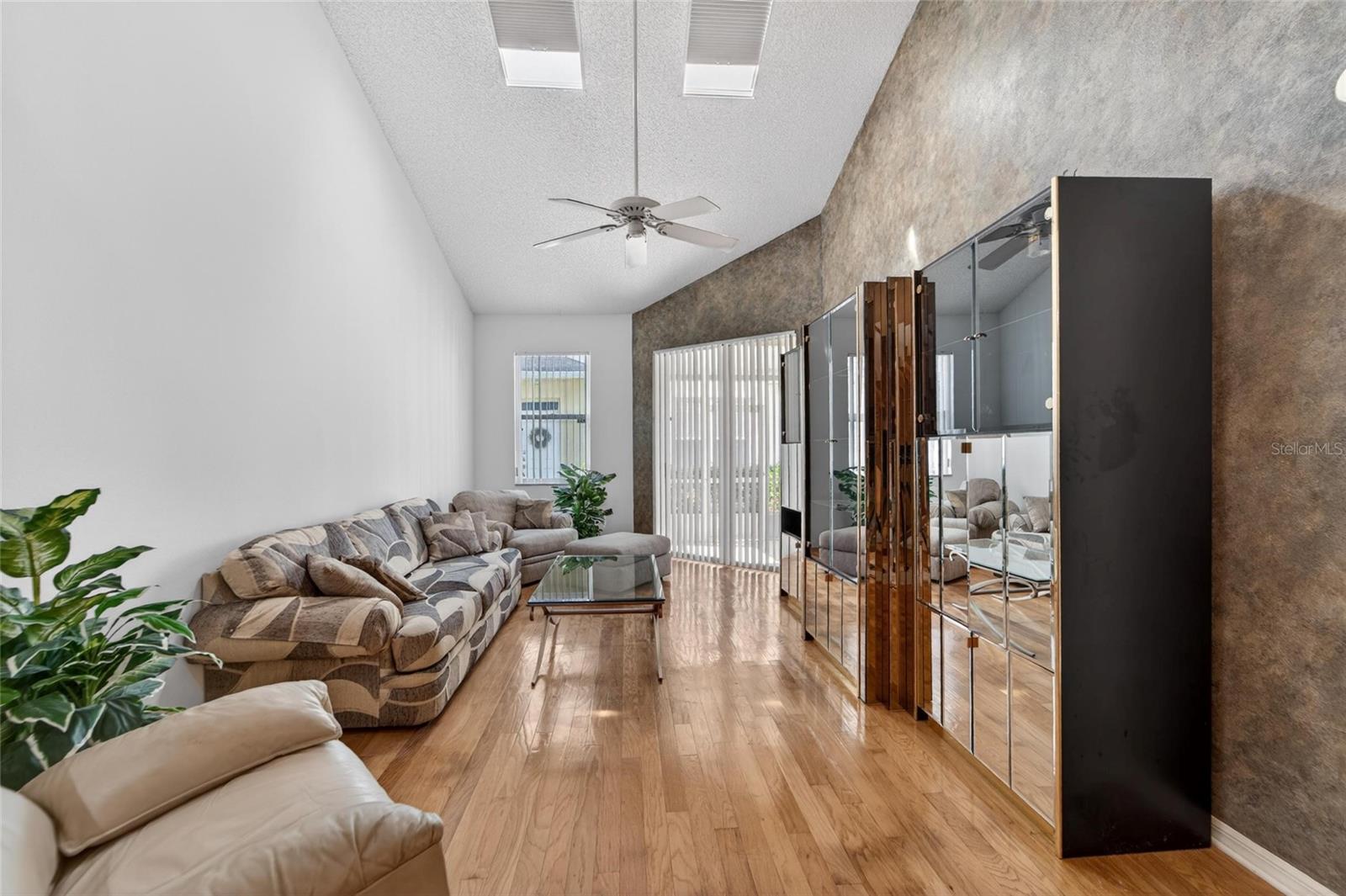 Image 11 of 78 For 1050 Starkey Road 509