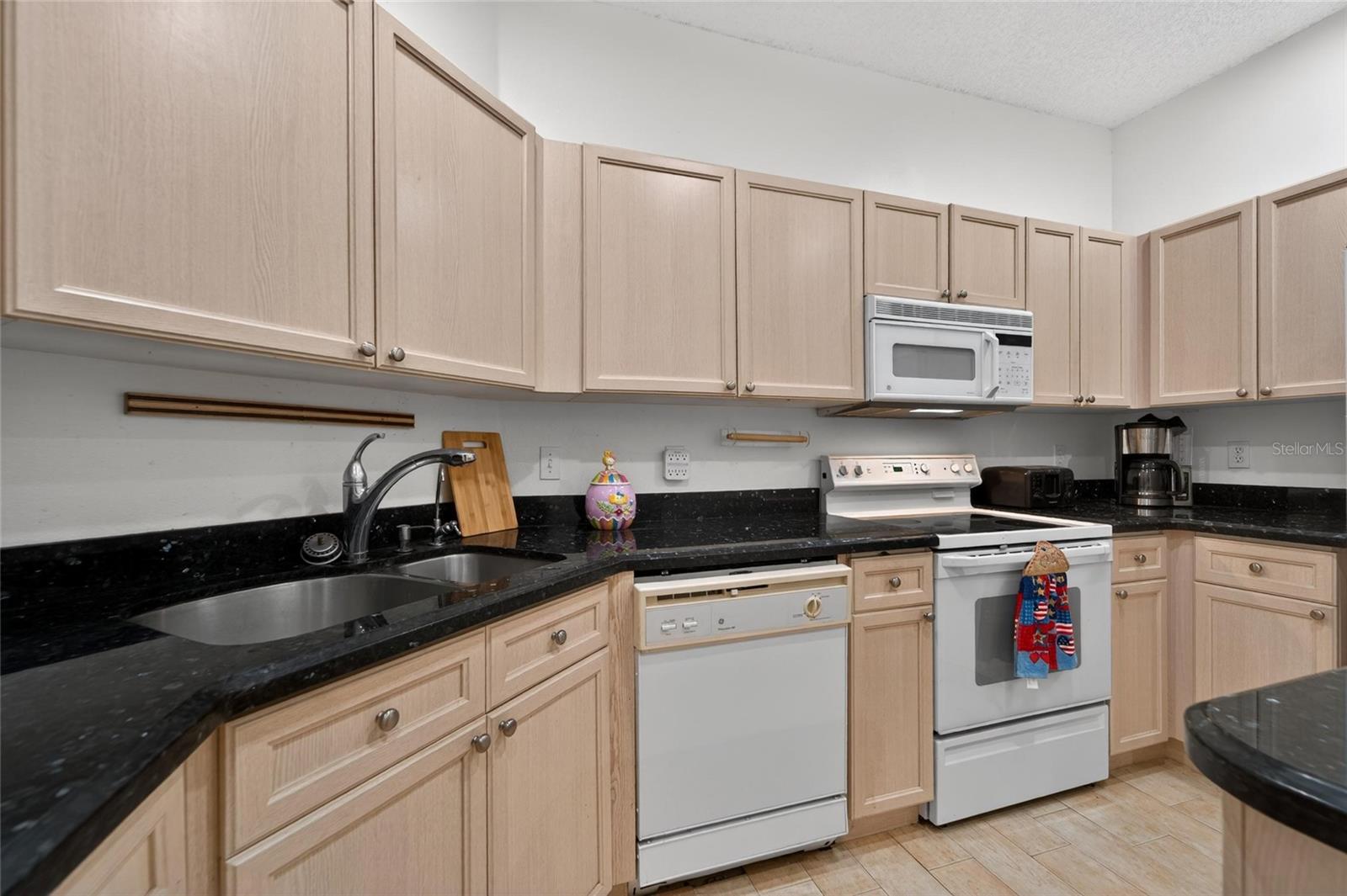 Image 16 of 78 For 1050 Starkey Road 509