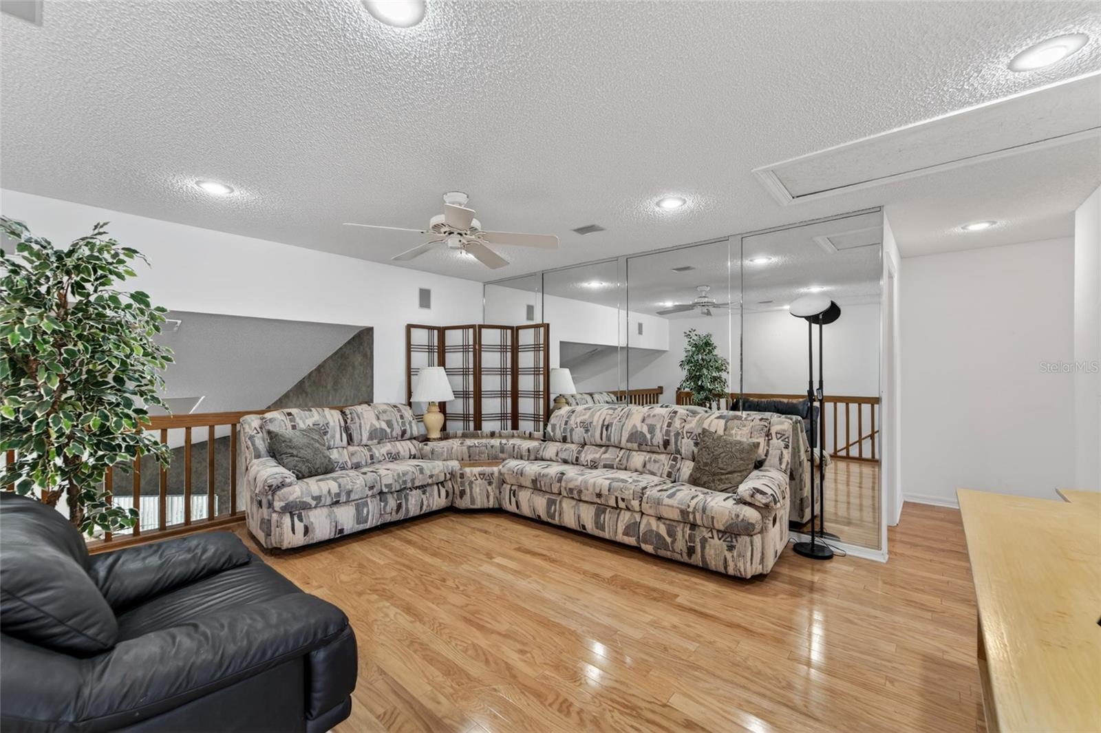 Image 42 of 78 For 1050 Starkey Road 509