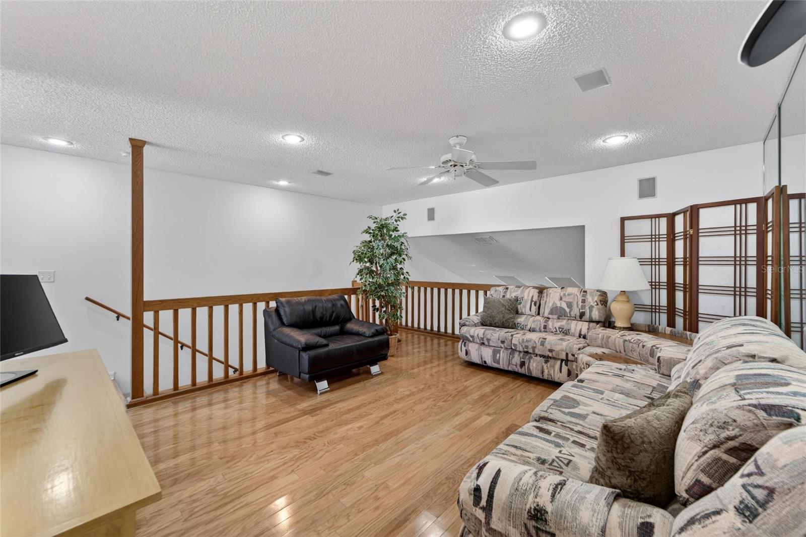 Image 44 of 78 For 1050 Starkey Road 509