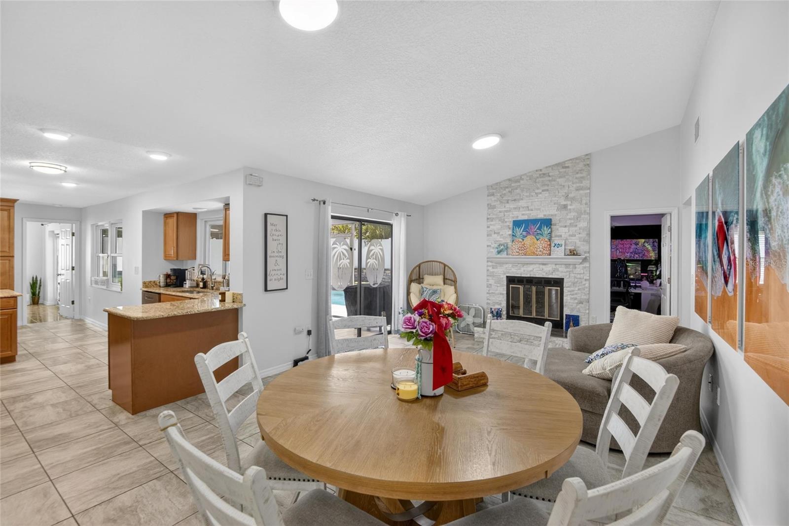 Image 14 of 48 For 1668 Allens Ridge Drive N