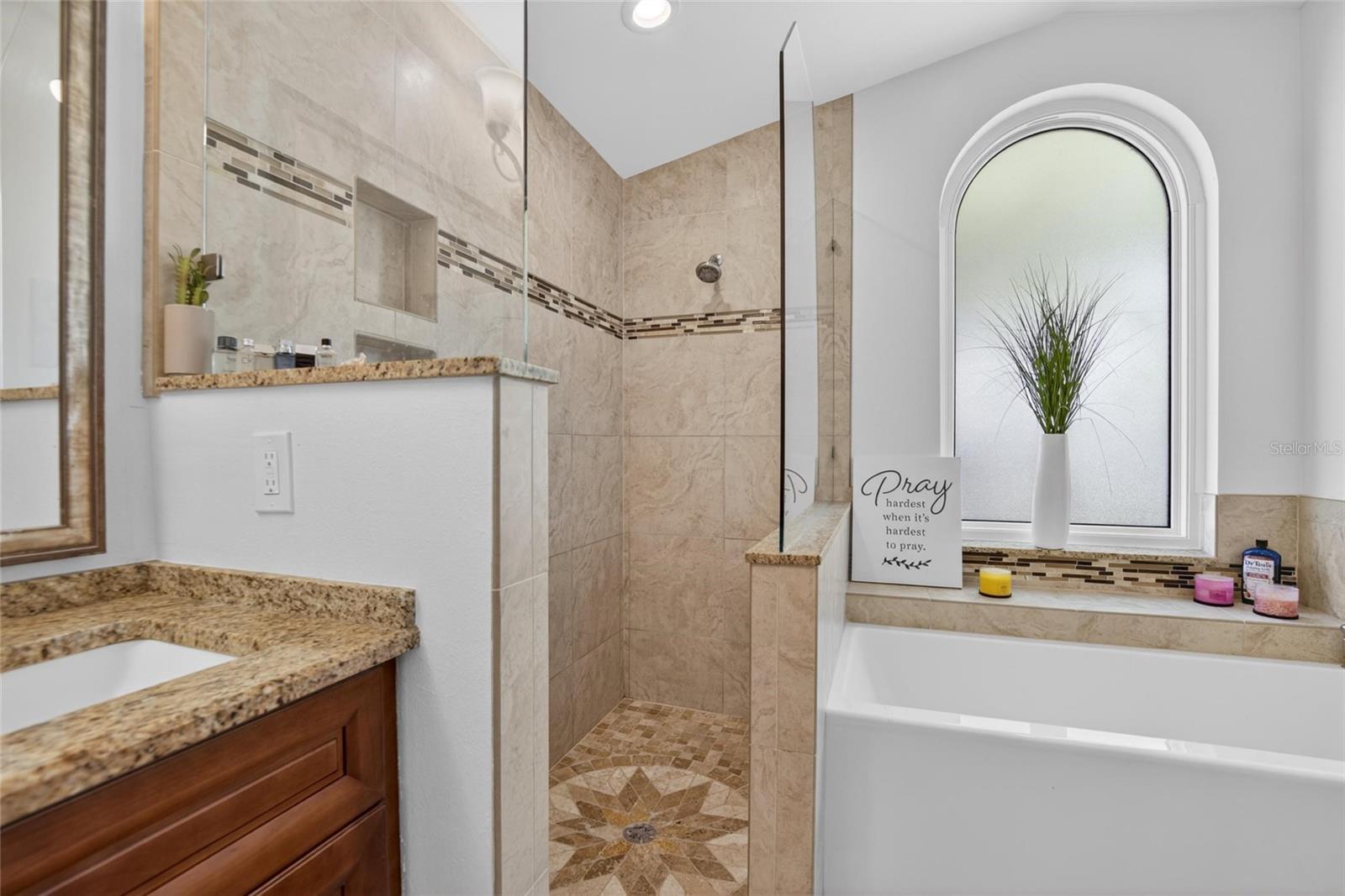 Image 22 of 48 For 1668 Allens Ridge Drive N