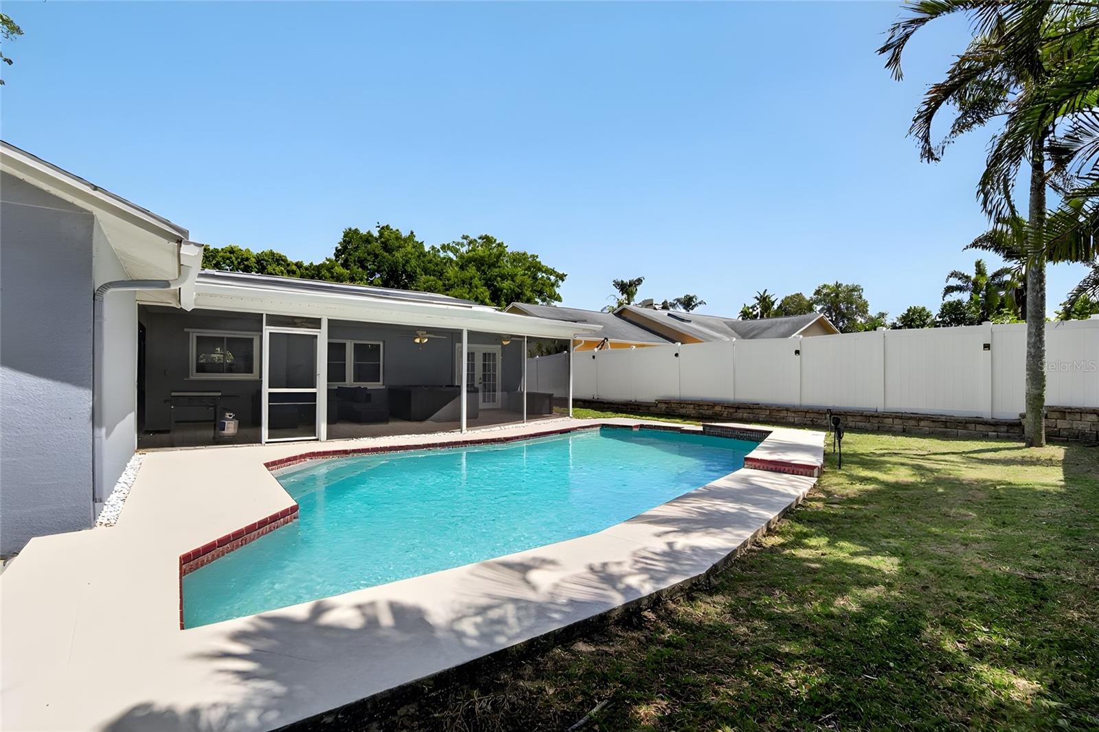 Image 37 of 48 For 1668 Allens Ridge Drive N