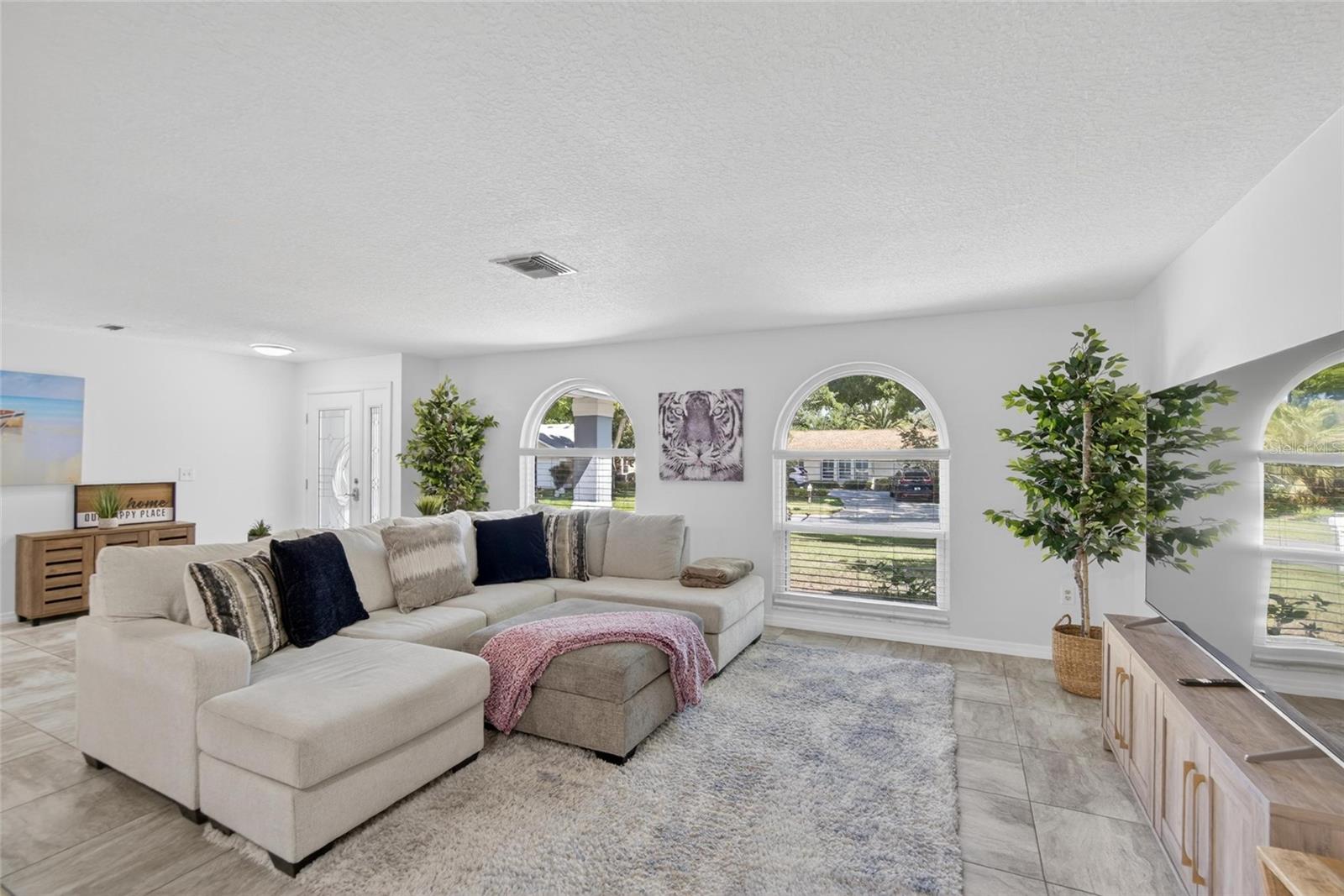 Image 5 of 48 For 1668 Allens Ridge Drive N