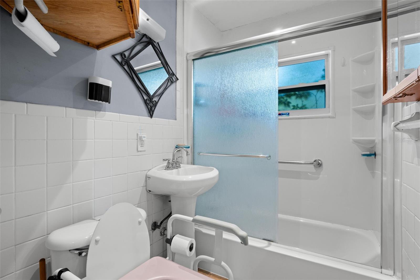 Image 19 of 30 For 110 Lincoln Avenue