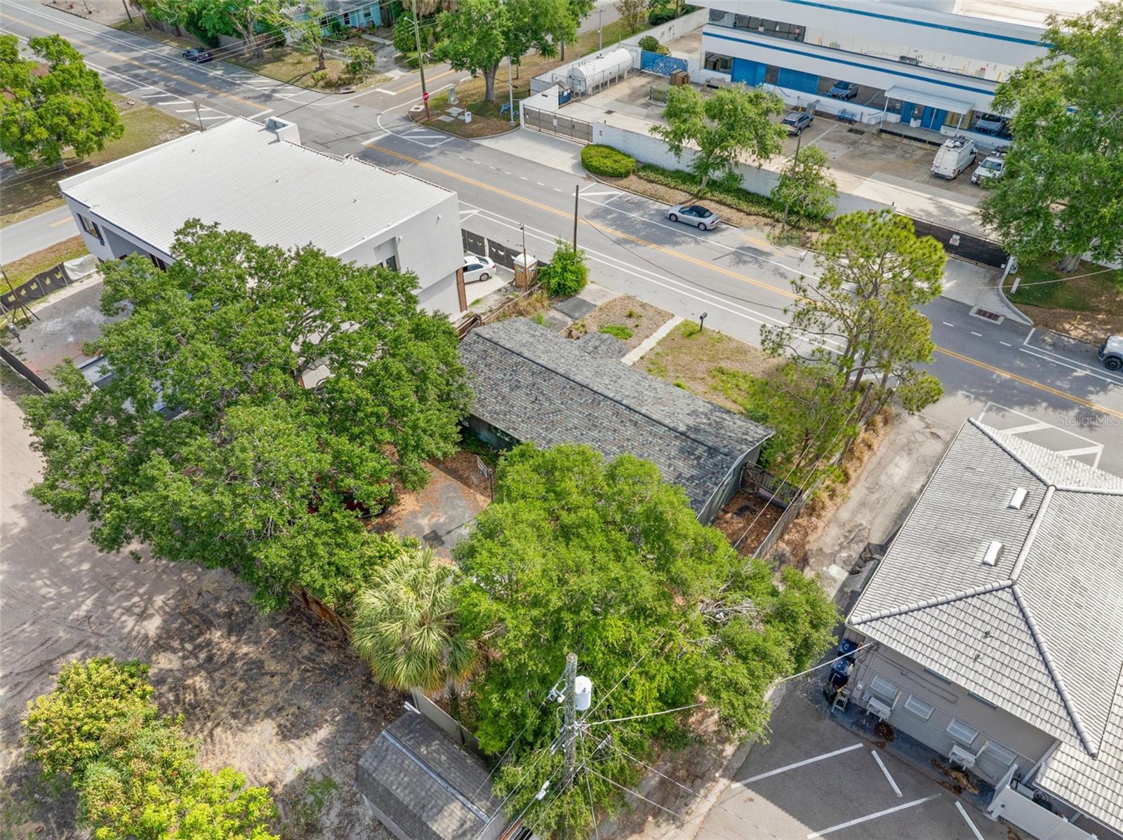 Image 4 of 30 For 110 Lincoln Avenue