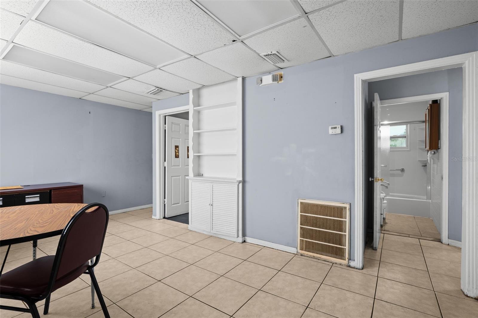 Image 6 of 30 For 110 Lincoln Avenue