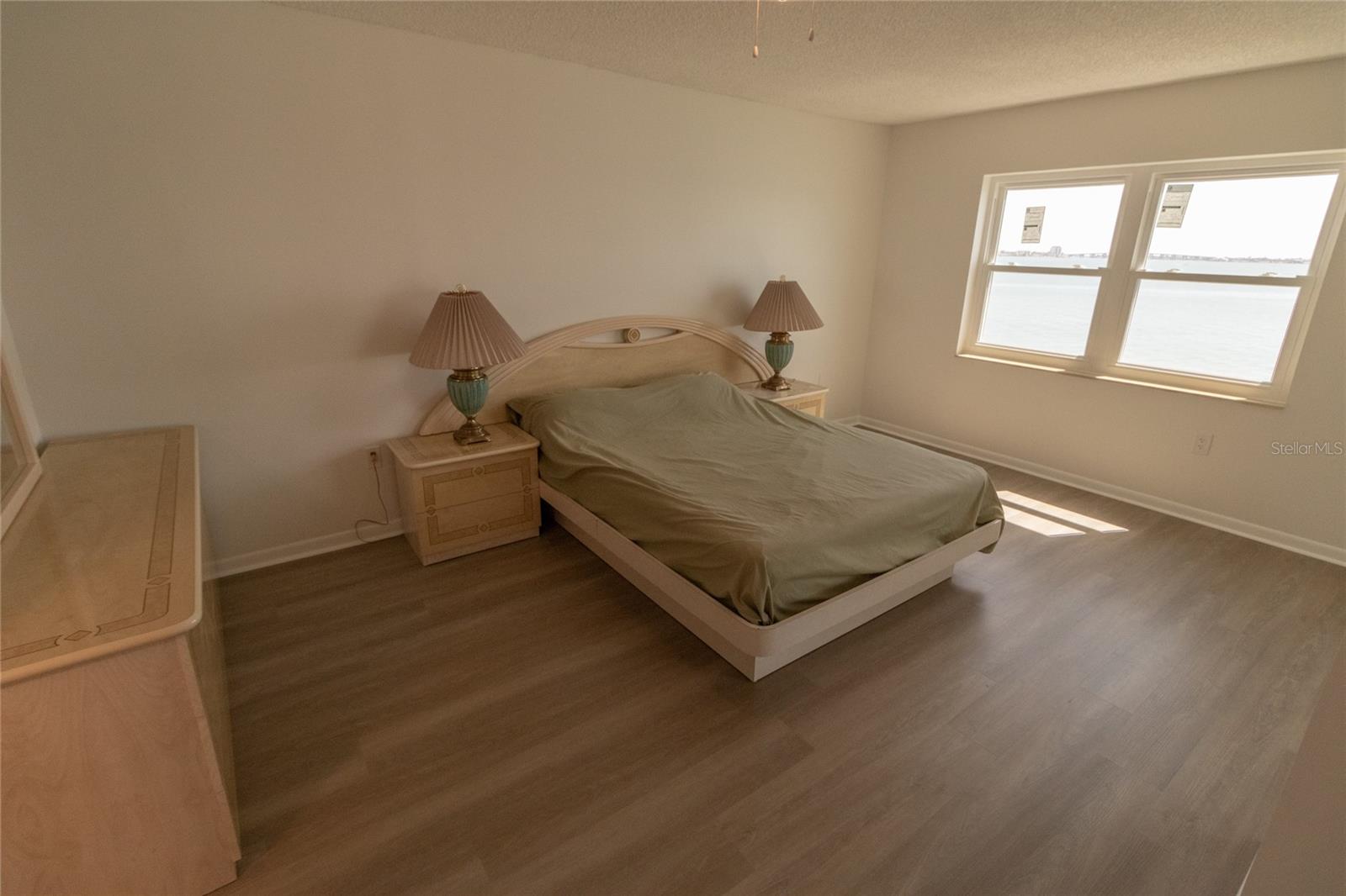 Image 13 of 36 For 5980 Shore Boulevard S 405