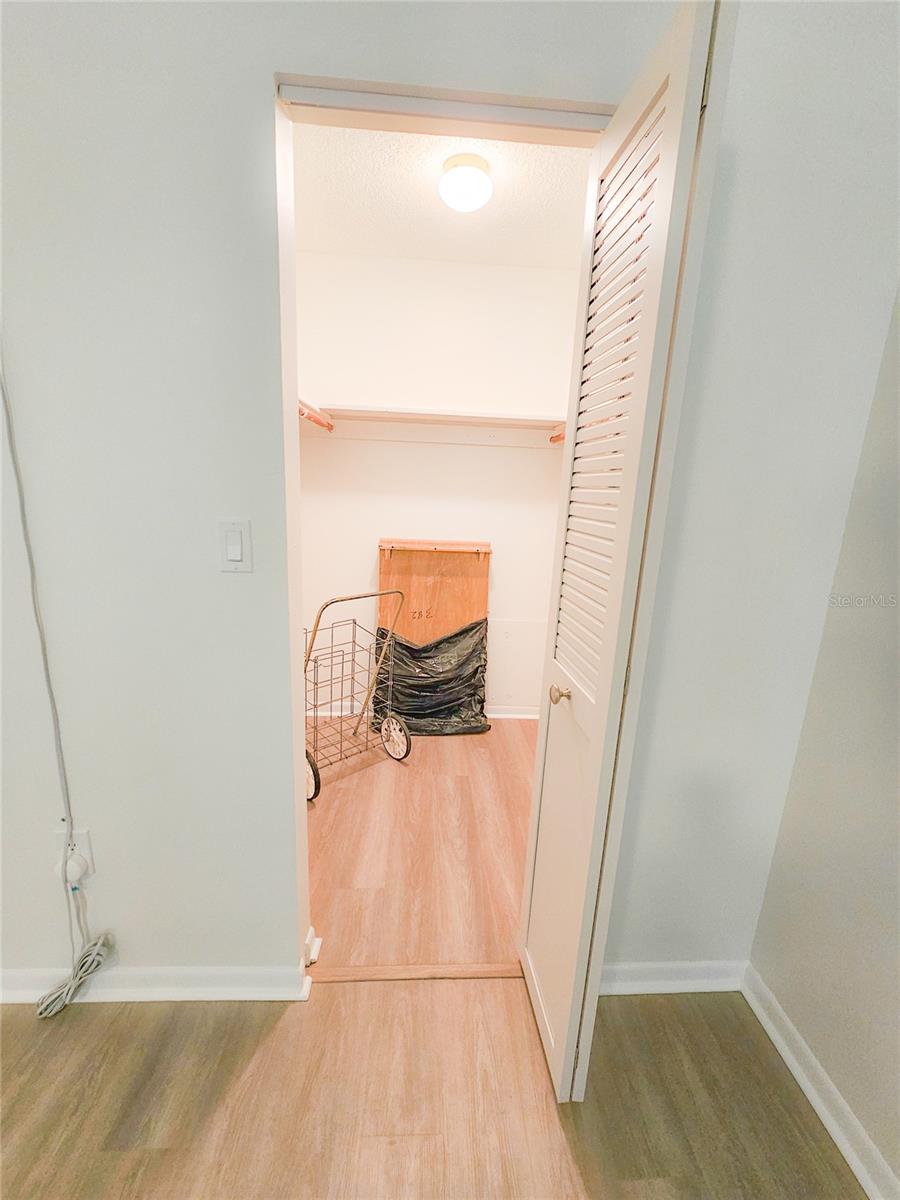 Image 21 of 36 For 5980 Shore Boulevard S 405