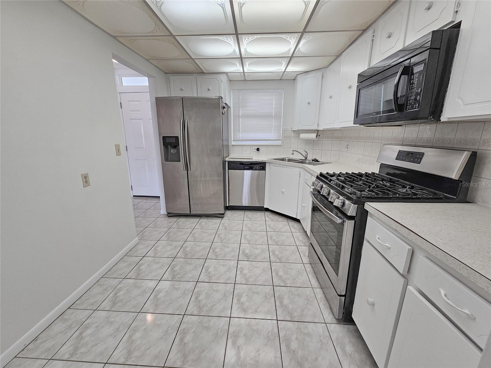 Image 4 of 36 For 5980 Shore Boulevard S 405