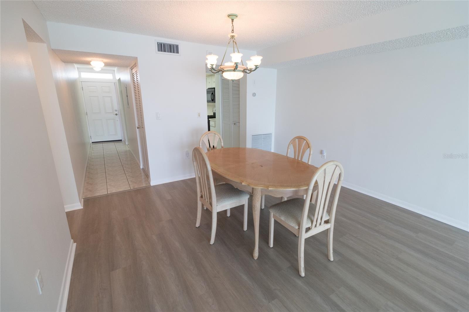 Image 5 of 36 For 5980 Shore Boulevard S 405