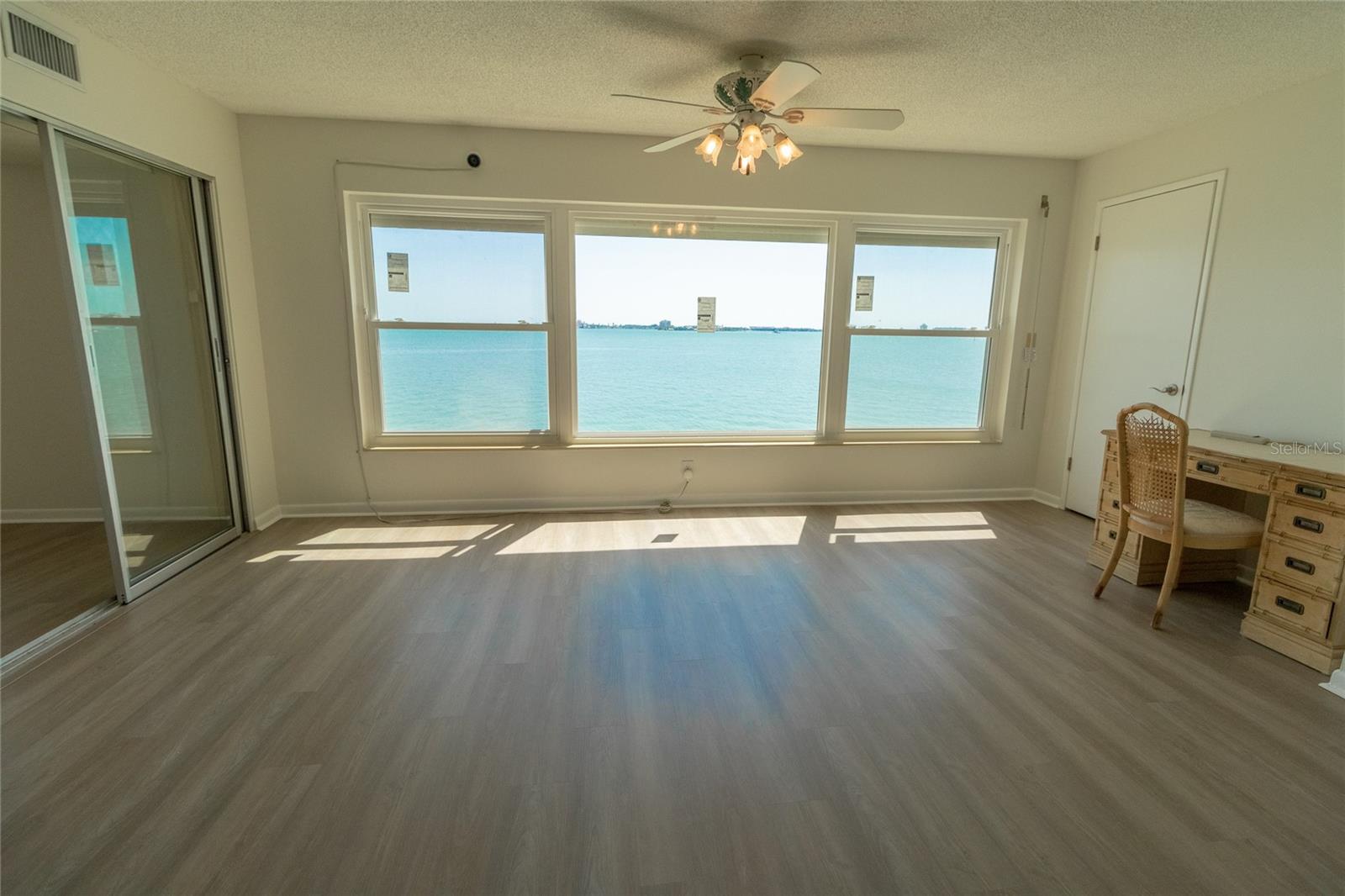 Image 8 of 36 For 5980 Shore Boulevard S 405