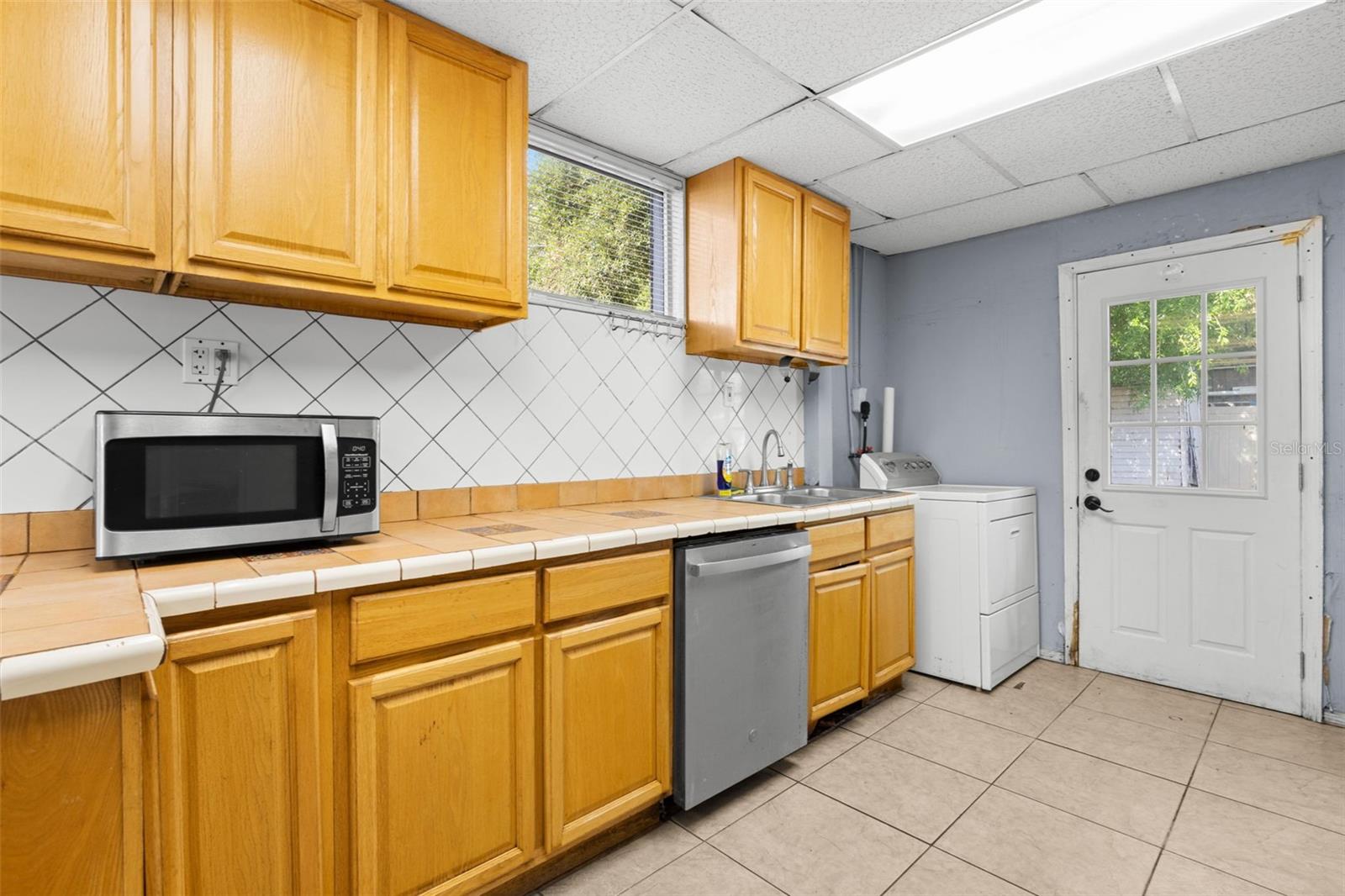 Image 14 of 31 For 110 Lincoln Avenue