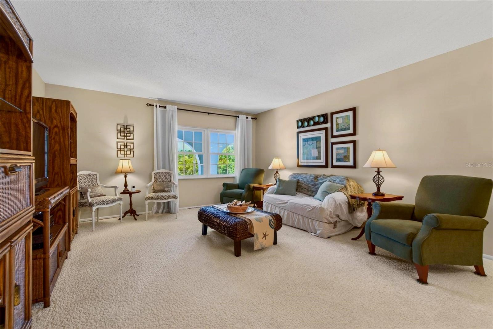 Image 10 of 20 For 701 Poinsettia Road 308