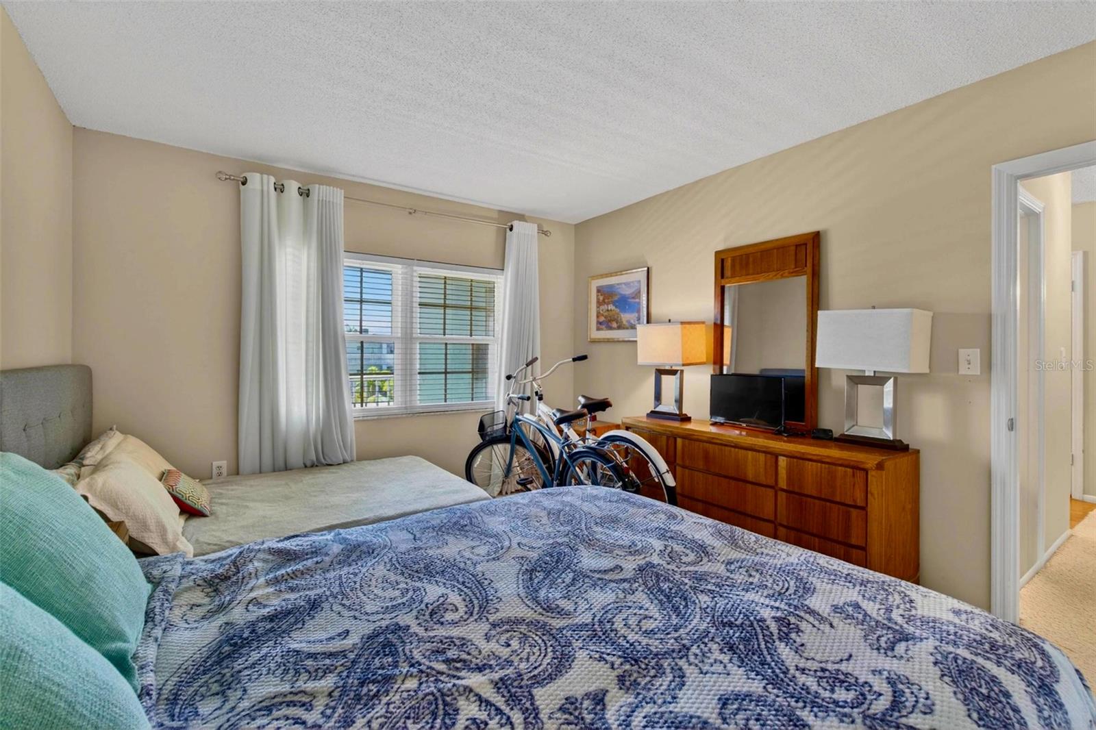 Image 17 of 20 For 701 Poinsettia Road 308